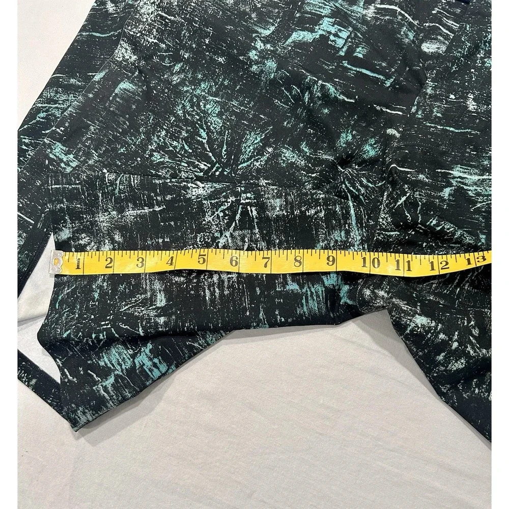Lululemon Live In Practice Men's 38 Athletic Shorts‎ Black/Green Lace Up